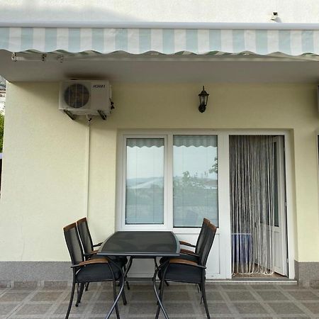 Apartmani Znaor Baška Voda Extérieur photo