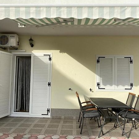 Apartmani Znaor Baška Voda Extérieur photo