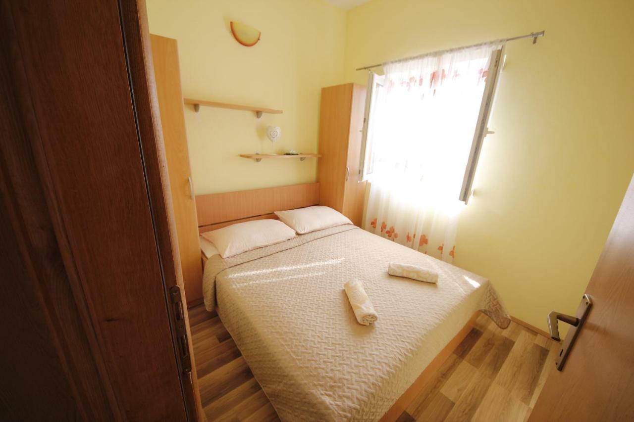 Apartmani Znaor Baška Voda Extérieur photo