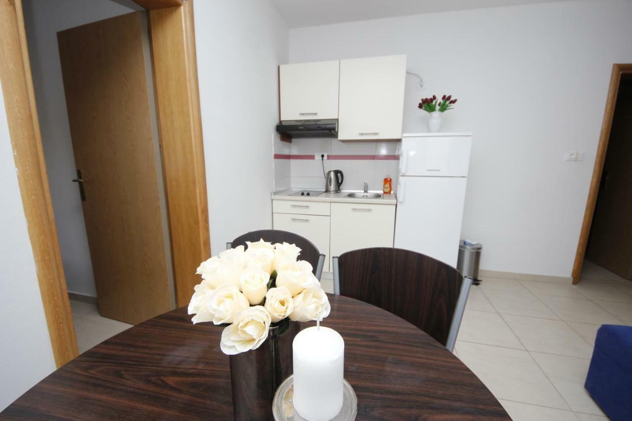 Apartmani Znaor Baška Voda Extérieur photo