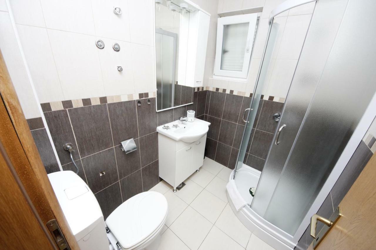 Apartmani Znaor Baška Voda Extérieur photo