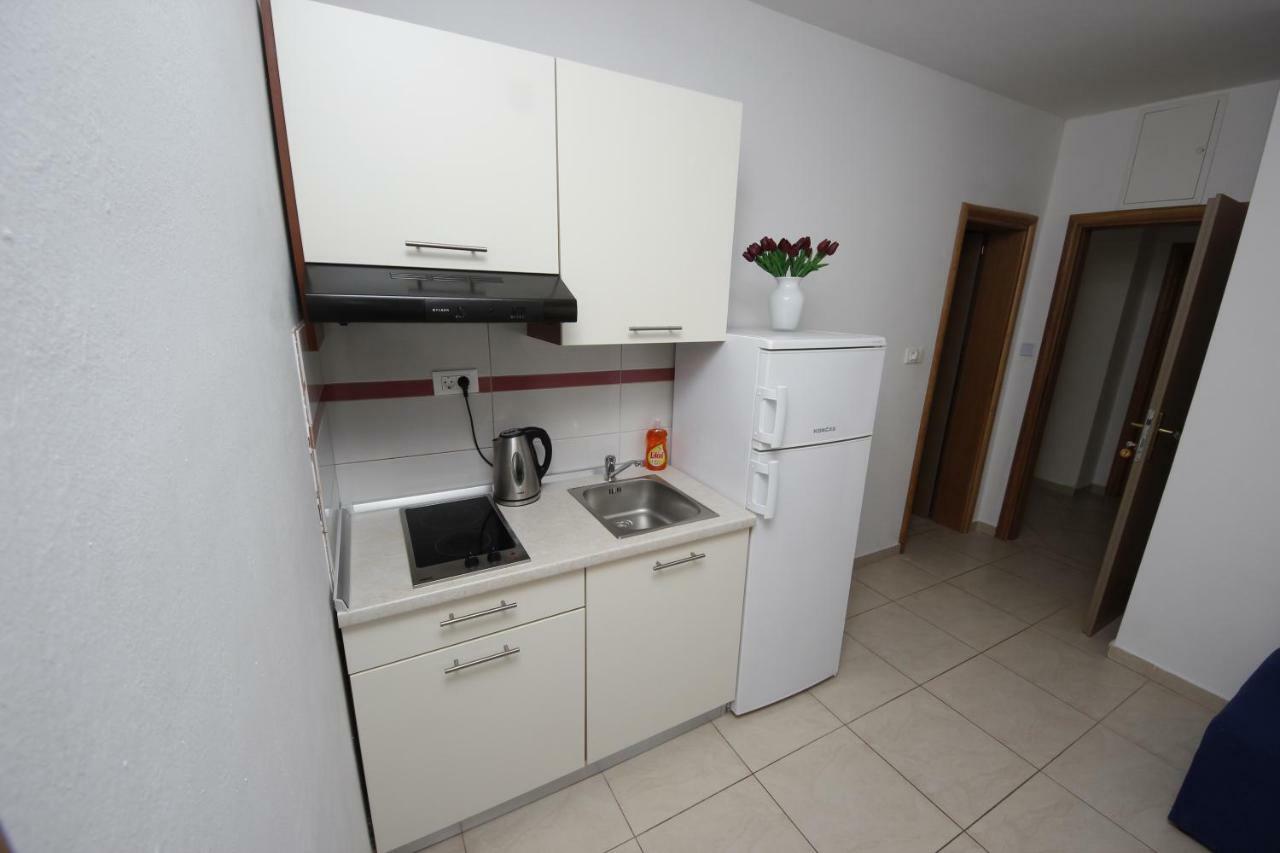 Apartmani Znaor Baška Voda Extérieur photo