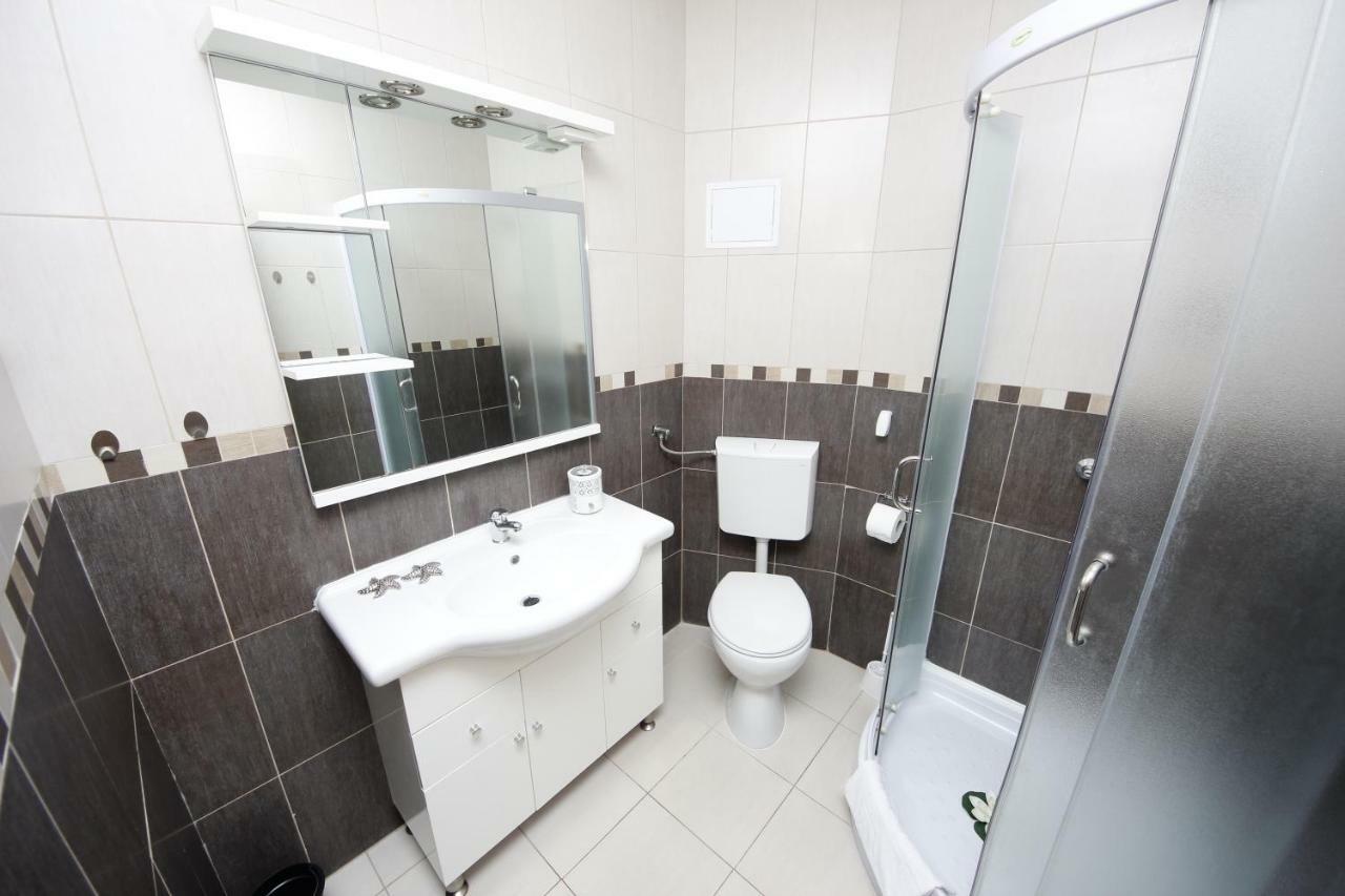 Apartmani Znaor Baška Voda Extérieur photo
