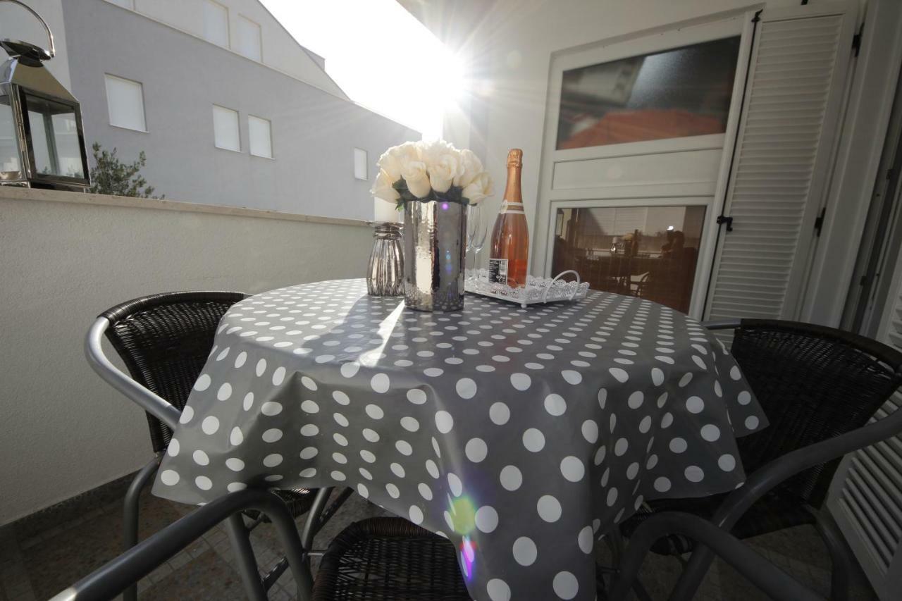 Apartmani Znaor Baška Voda Extérieur photo