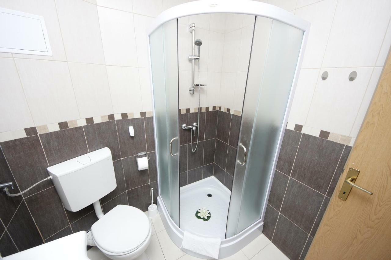 Apartmani Znaor Baška Voda Extérieur photo