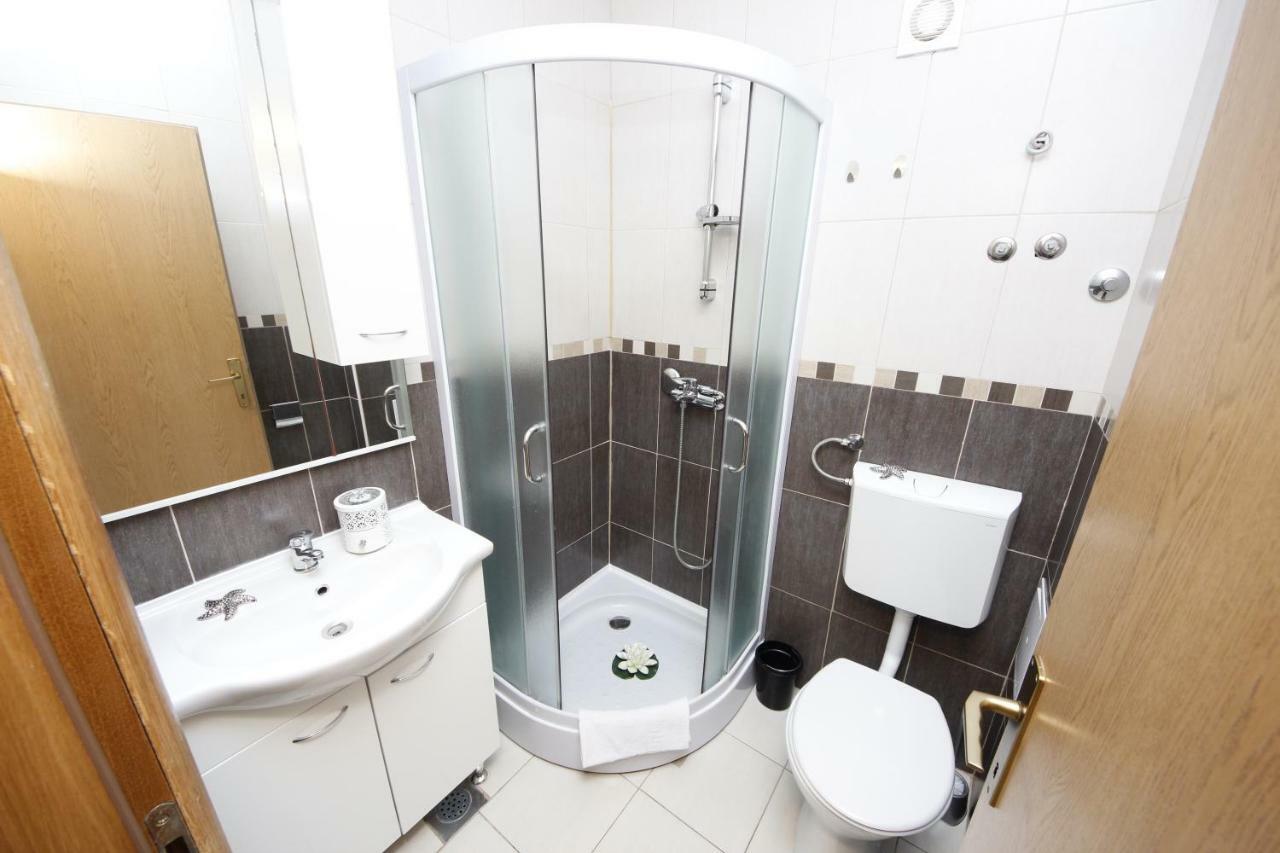 Apartmani Znaor Baška Voda Extérieur photo